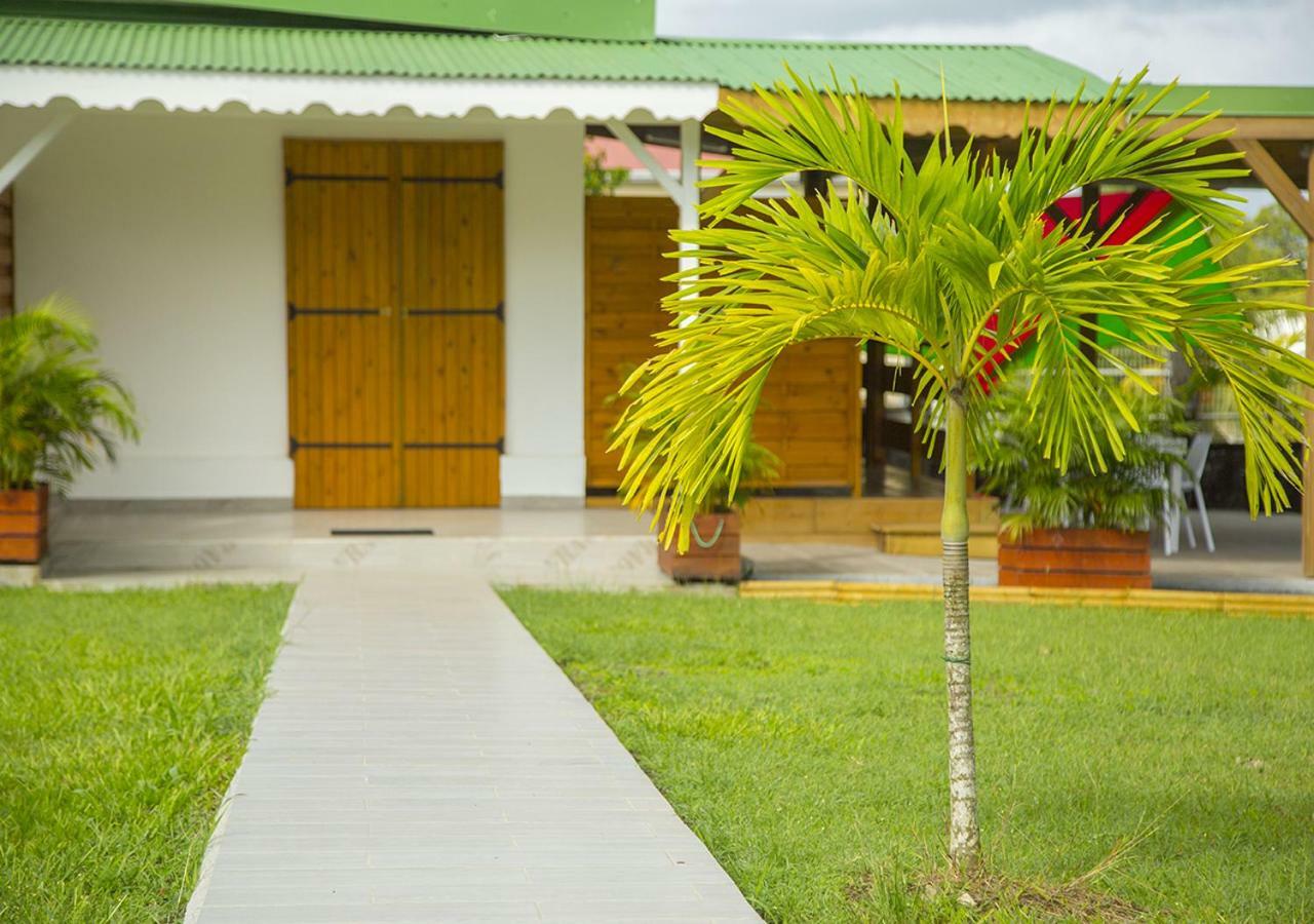 Gîte Hibiscus Destrellan Baie-Mahault Exterior foto